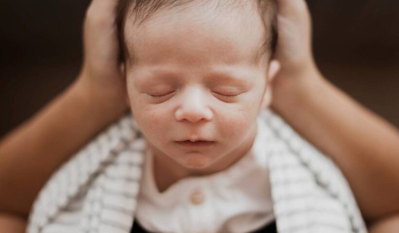 Kisbabák és a kézrátételes gyógyítás - mit érdemes tudni